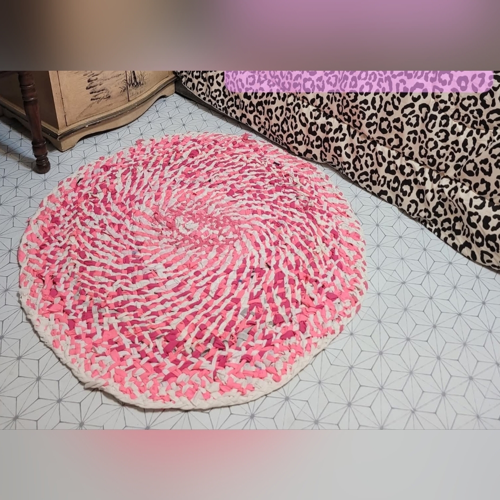 Girl bedroom Rug. - Picture 2 of 2